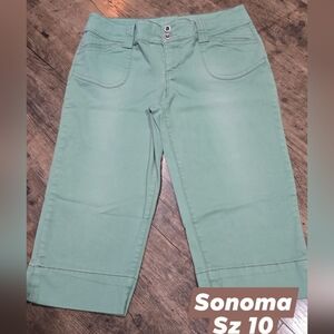 Sonoma womens denim capris sz 10